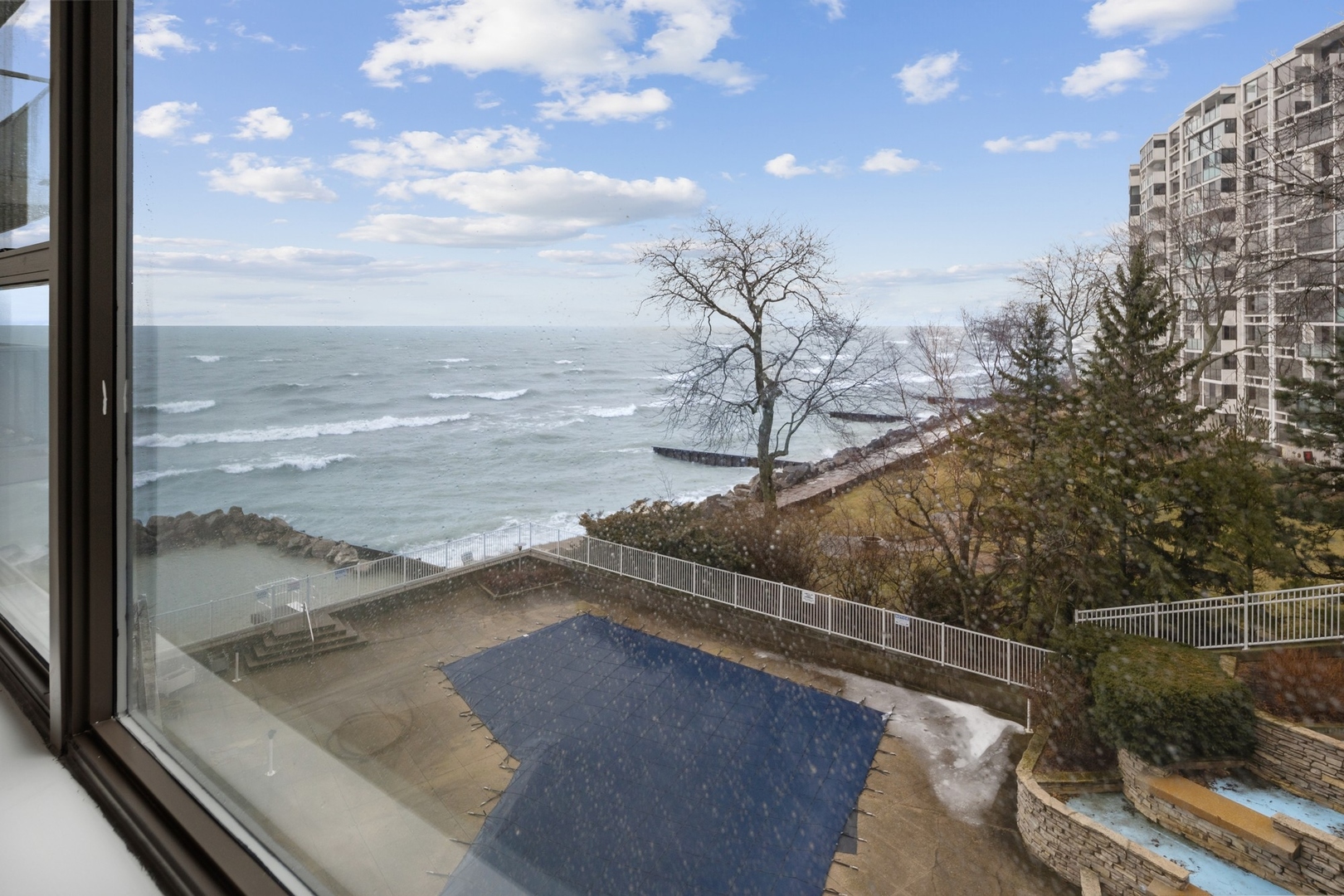 1616 Sheridan Road, Unit 3G Wilmette, IL 60091 - Photo 15 of 20 a view of beach and ocean