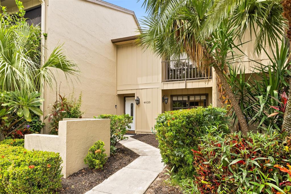 4620 Hidden View Place, Unit 10 Sarasota, FL 34235 - Photo 6 of 49
