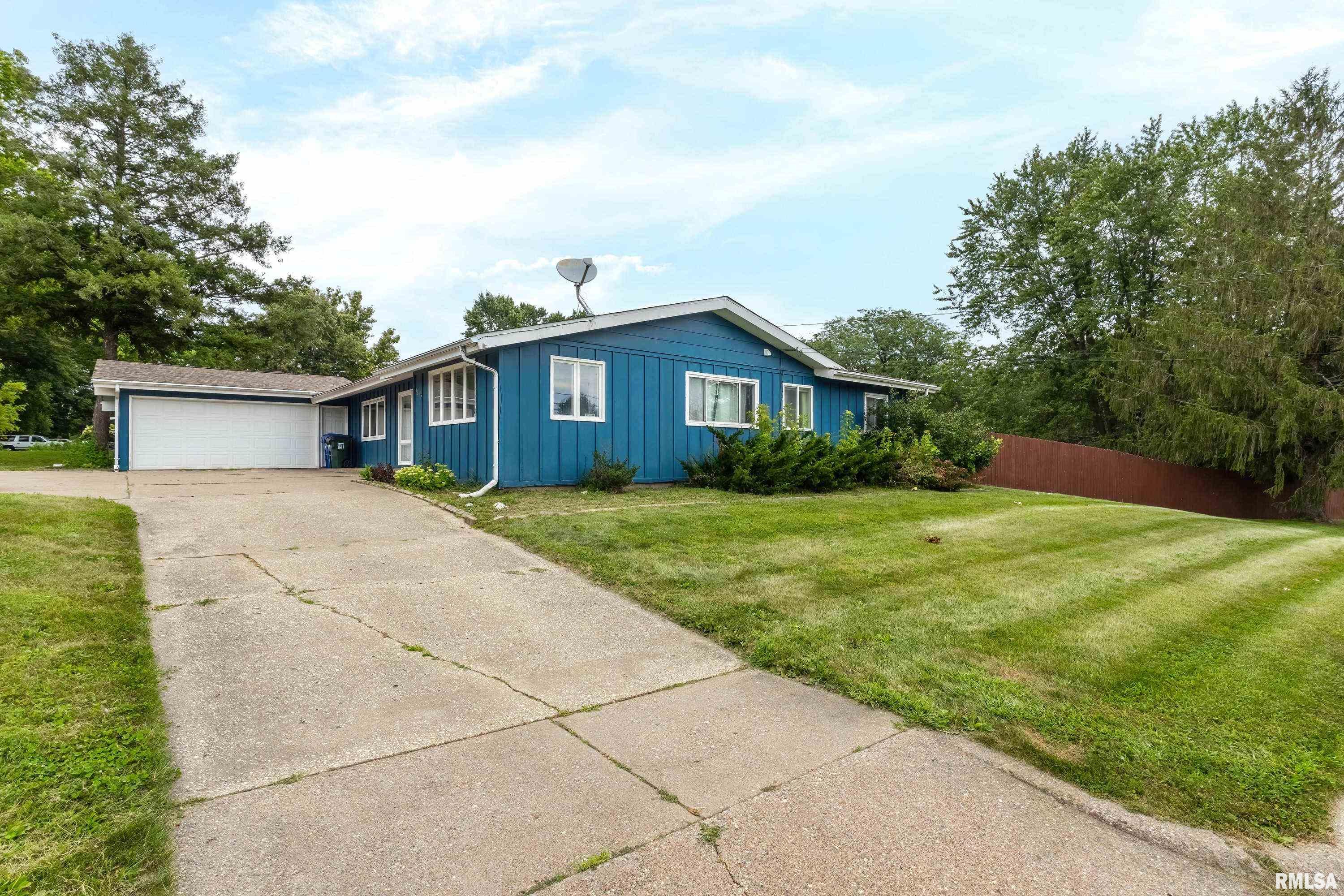 4007 El Rancho Drive Davenport, IA 52806 - Photo 2 of 29