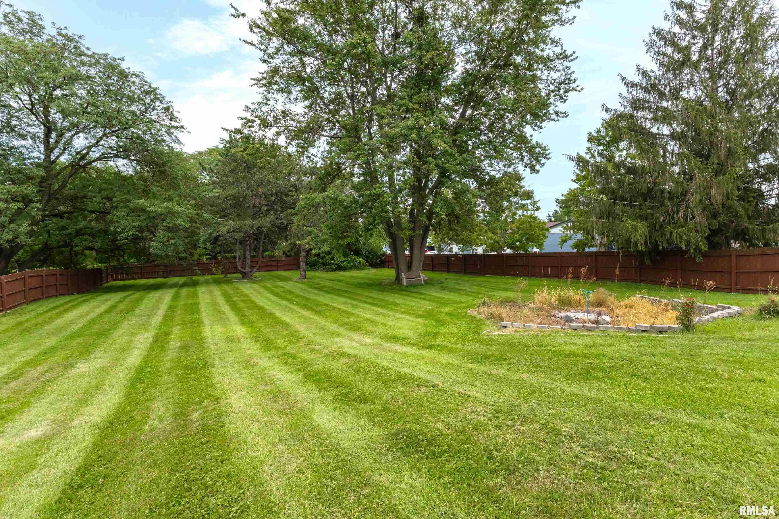 4007 El Rancho Drive Davenport, IA 52806 - Photo 28 of 29