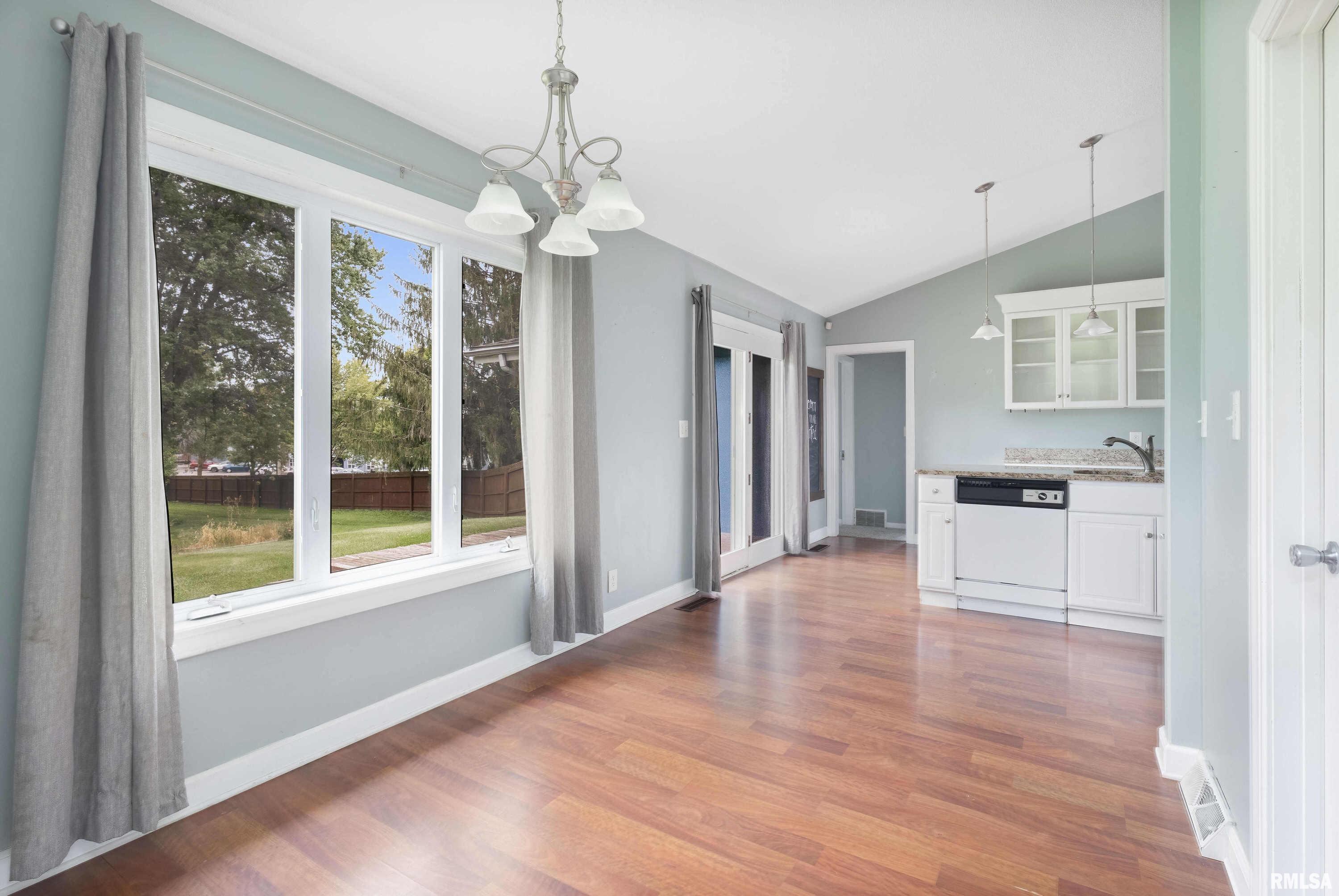 4007 El Rancho Drive Davenport, IA 52806 - Photo 10 of 29