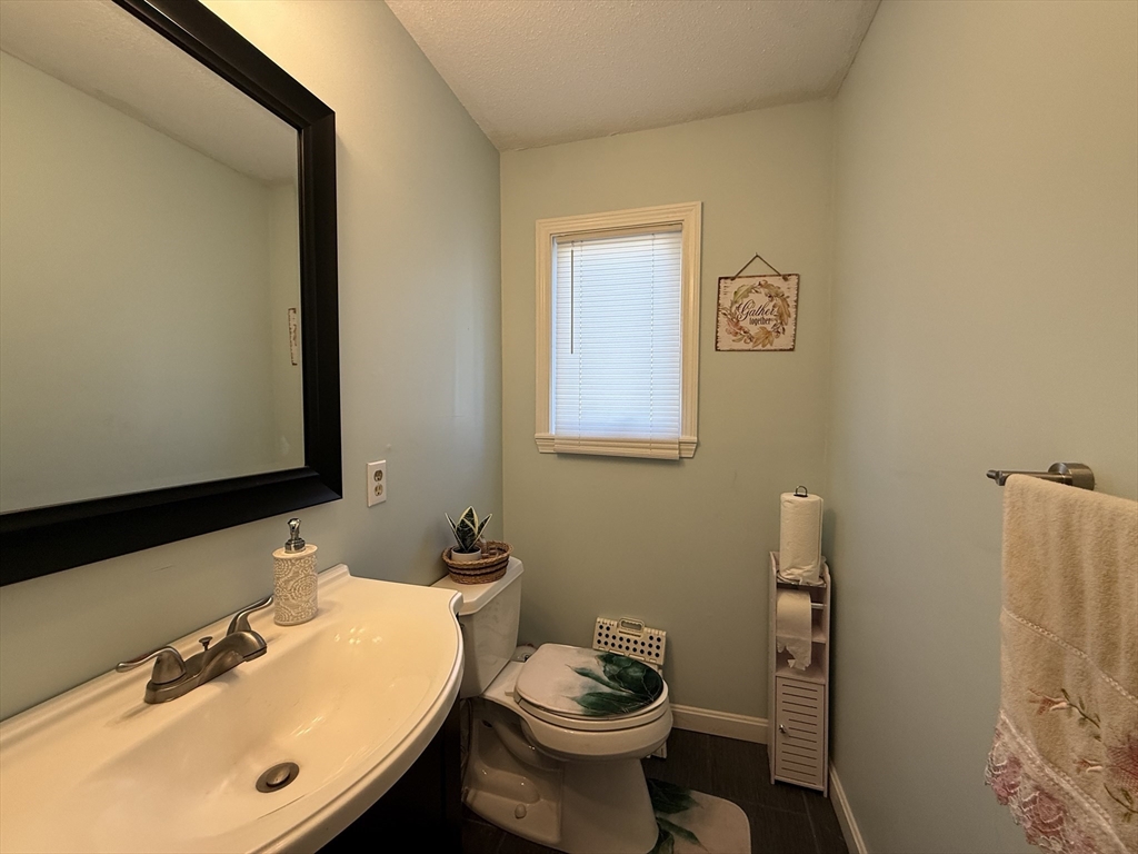 255 North Road, Unit 70 Chelmsford, MA 01824 - Photo 7 of 25
