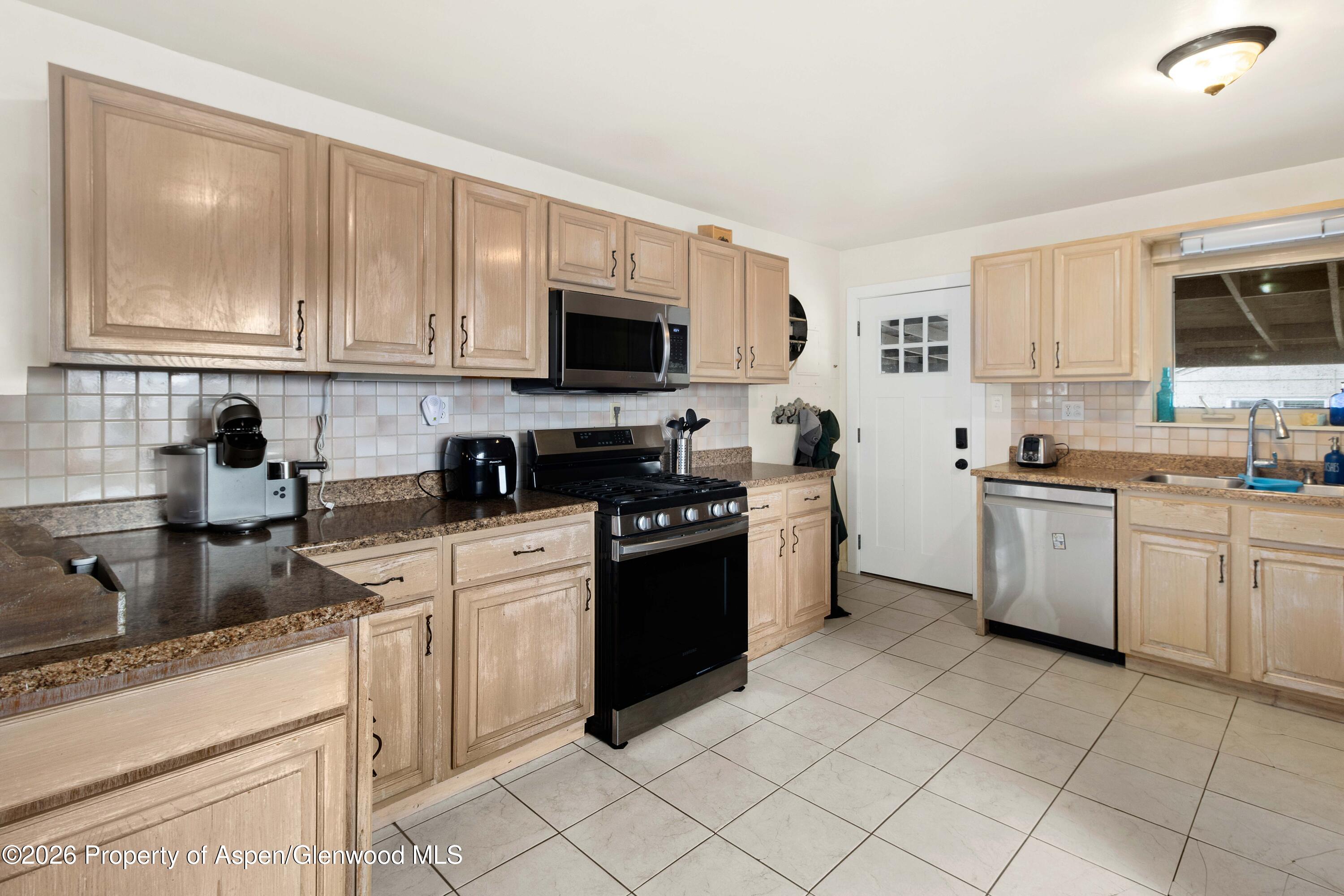 207 Ash Avenue Rifle, CO 81650 - Photo 16 of 28 15