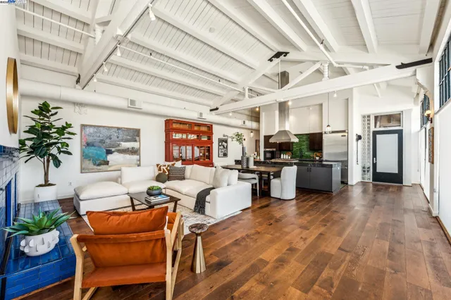 $895,000 | 311 4th Street, Unit 301, Oakland, CA 94607