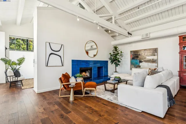 $895,000 | 311 4th Street, Unit 301, Oakland, CA 94607