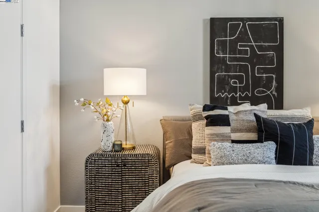 $895,000 | 311 4th Street, Unit 301, Oakland, CA 94607