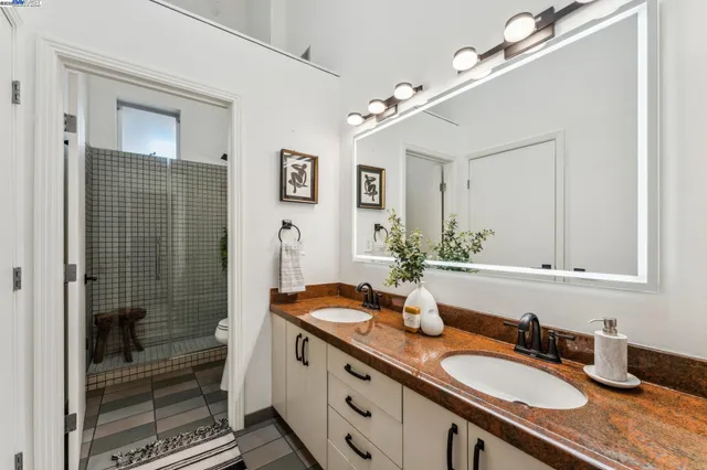 $895,000 | 311 4th Street, Unit 301, Oakland, CA 94607