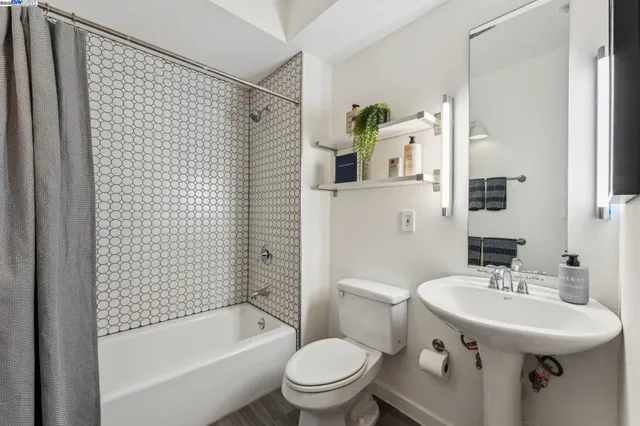 $895,000 | 311 4th Street, Unit 301, Oakland, CA 94607