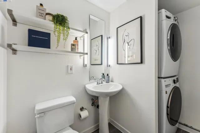 $895,000 | 311 4th Street, Unit 301, Oakland, CA 94607