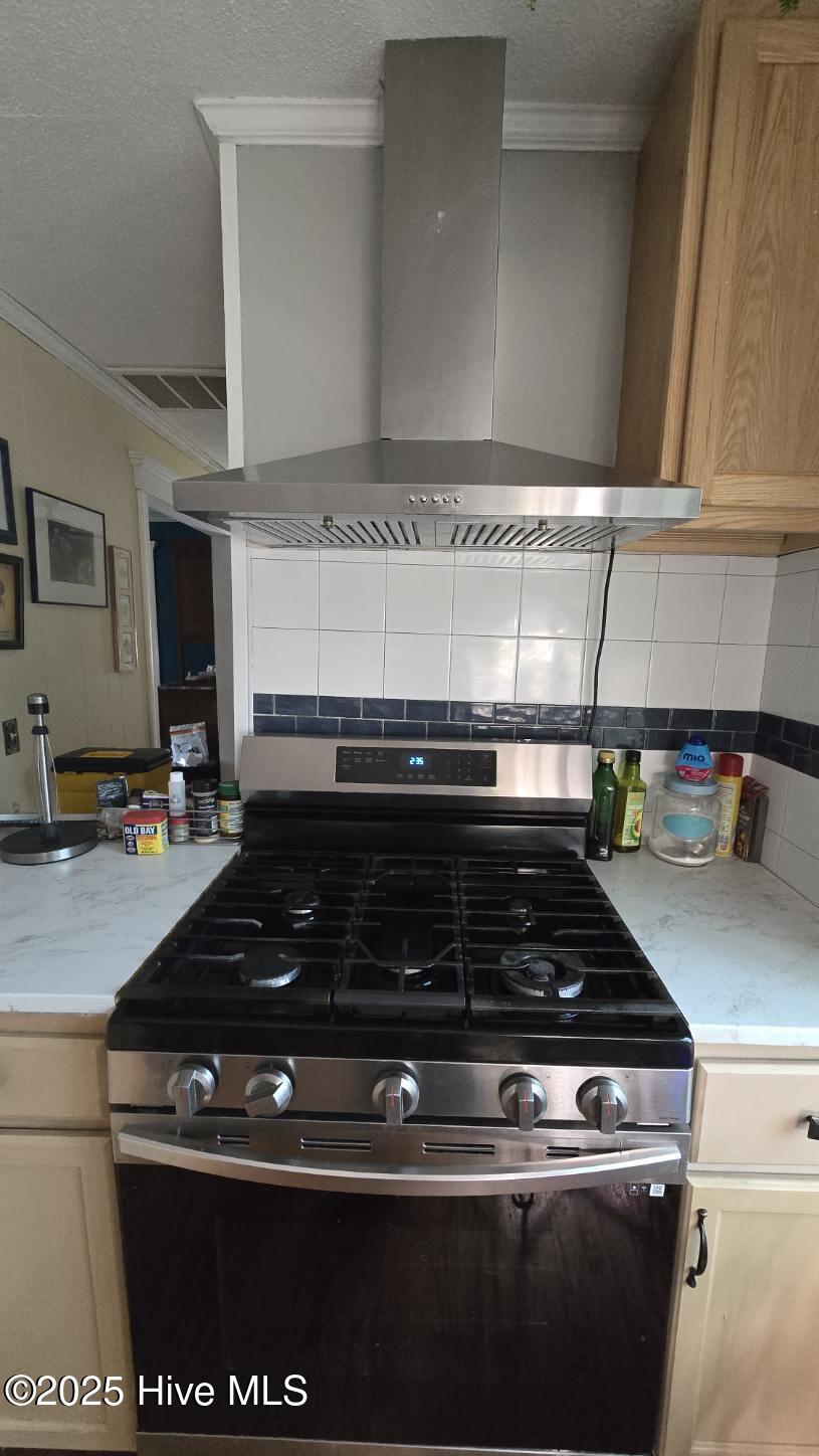 2100 Emerson Road Kinston, NC 28504 - Photo 10 of 25 kitchen stove