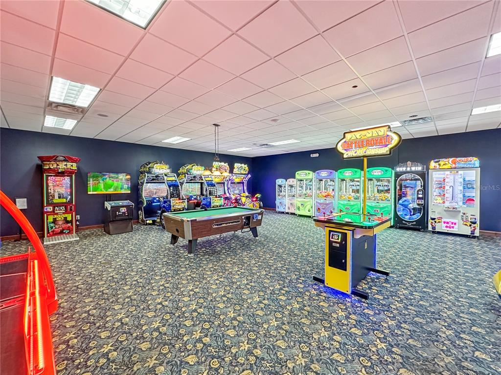 2942 Buccaneer Palm Road Kissimmee, FL 34747 - Photo 37 of 39 a outdoor space with the tub