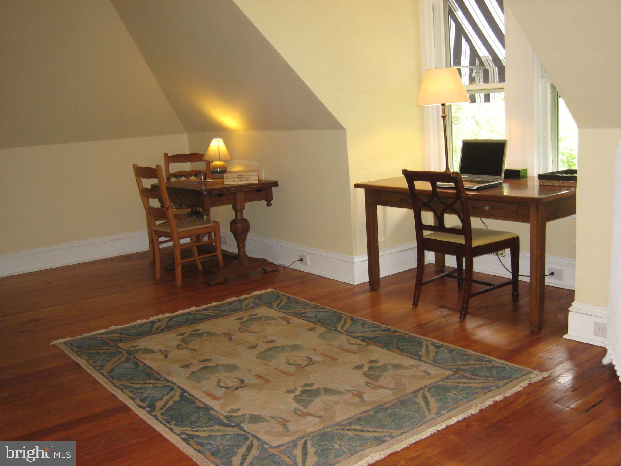 4713 Roland Avenue Baltimore, MD 21210 - Photo 22 of 30 3rd fl front br