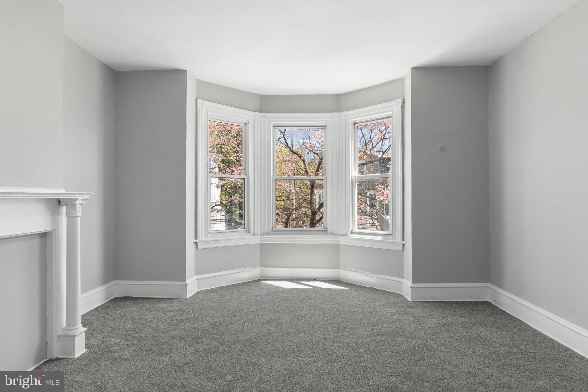 147 Manheim Street Philadelphia, PA 19144 - Photo 23 of 37 an empty room with windows