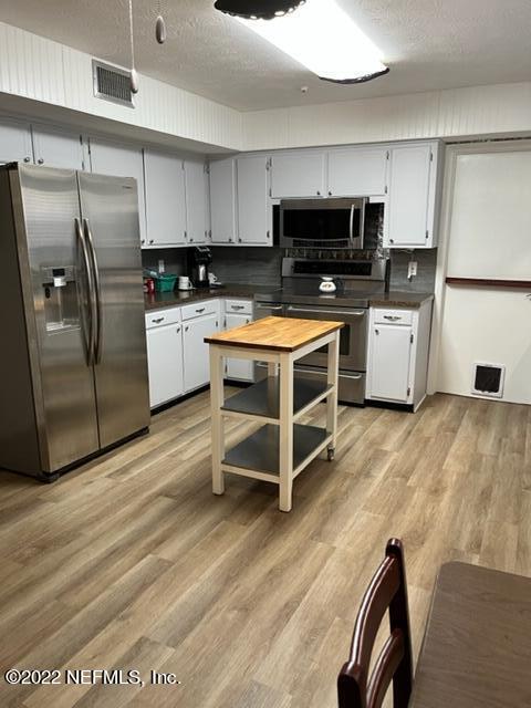 4 Kitchen
