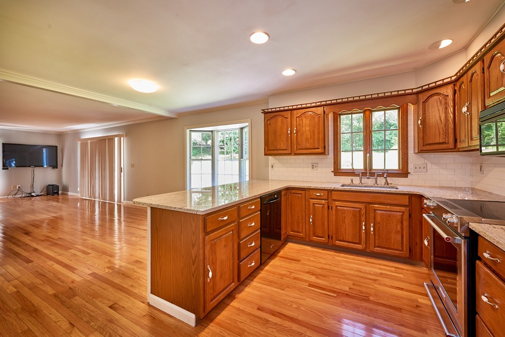 134 Russellville Road Southampton, MA 01073 - Photo 15 of 30 Gallery Image 15