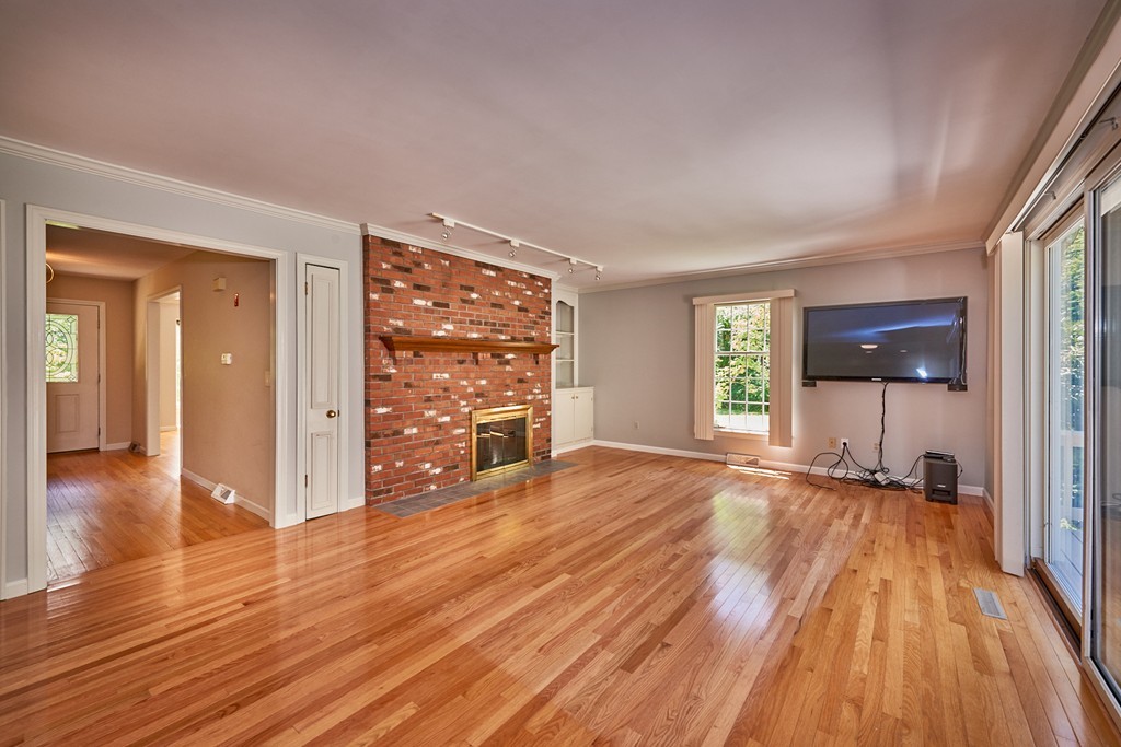 134 Russellville Road Southampton, MA 01073 - Photo 8 of 30 Gallery Image 8