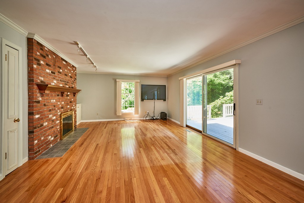 134 Russellville Road Southampton, MA 01073 - Photo 9 of 30 Gallery Image 9