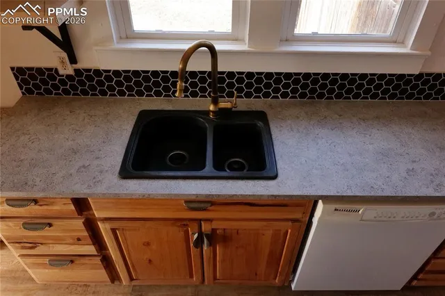 a sink and a microwave