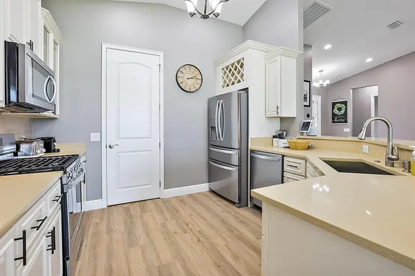 $2,700 | 5035 Northeast 125th Loop, Oxford, FL 34484