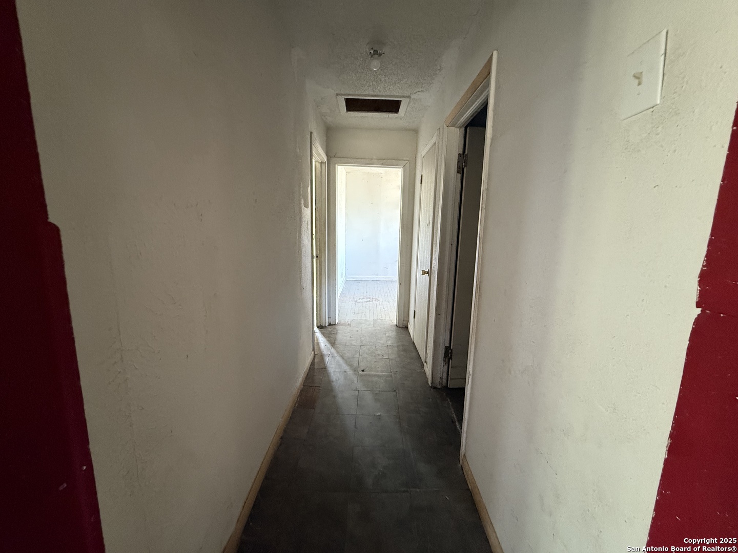 2016 Brown Jourdanton, TX 78026 - Photo 9 of 17