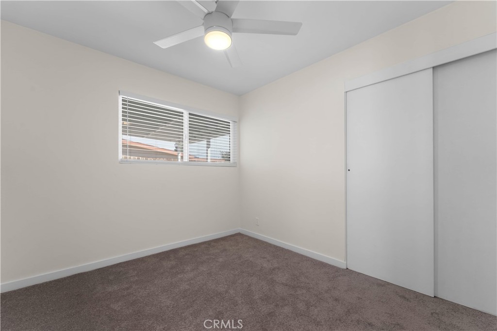 1836 Sunrise Road Barstow, CA 92311 - Photo 12 of 16 an empty room with a window