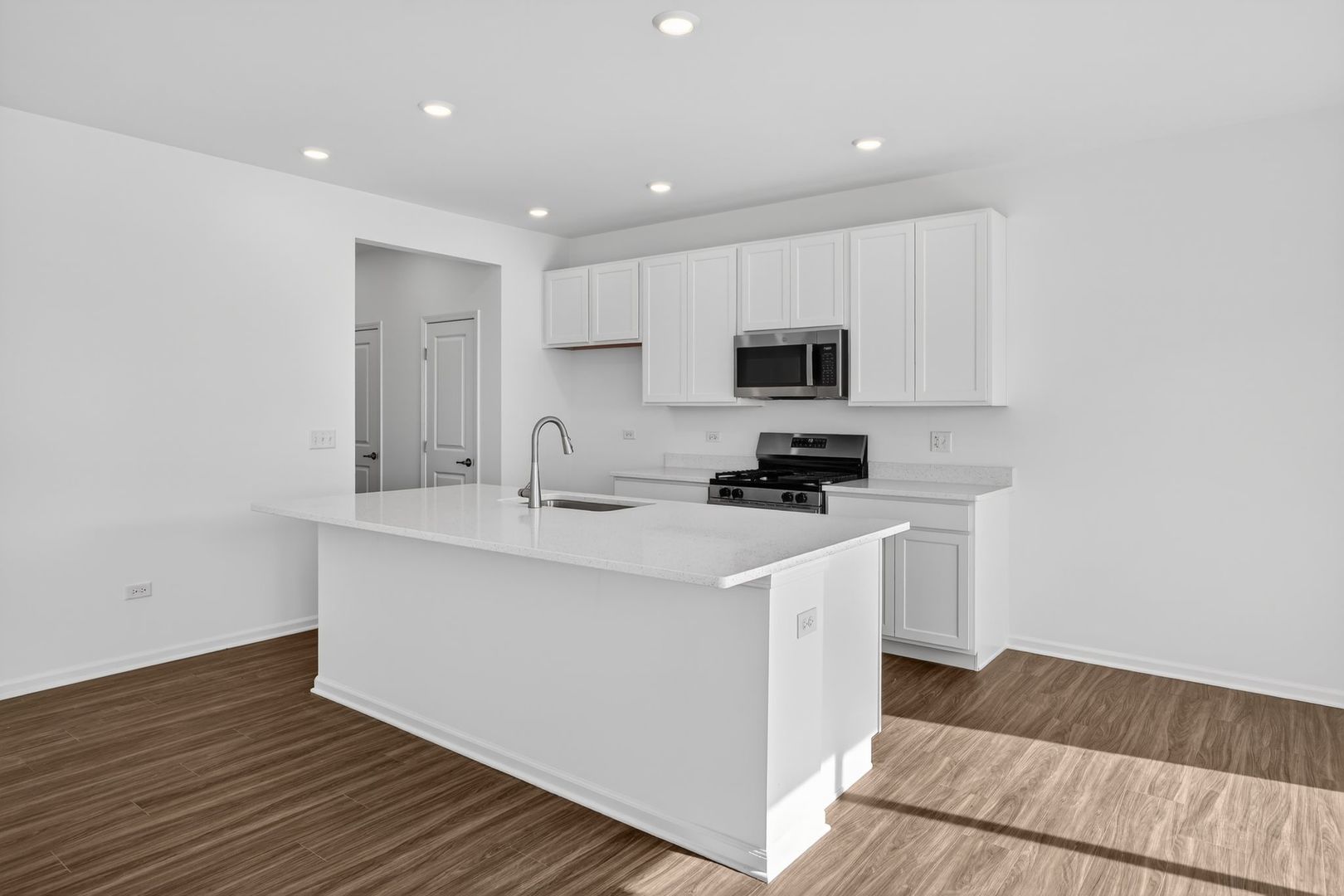 4225 Meadowridge Road Woodstock, IL 60098 - Photo 9 of 22