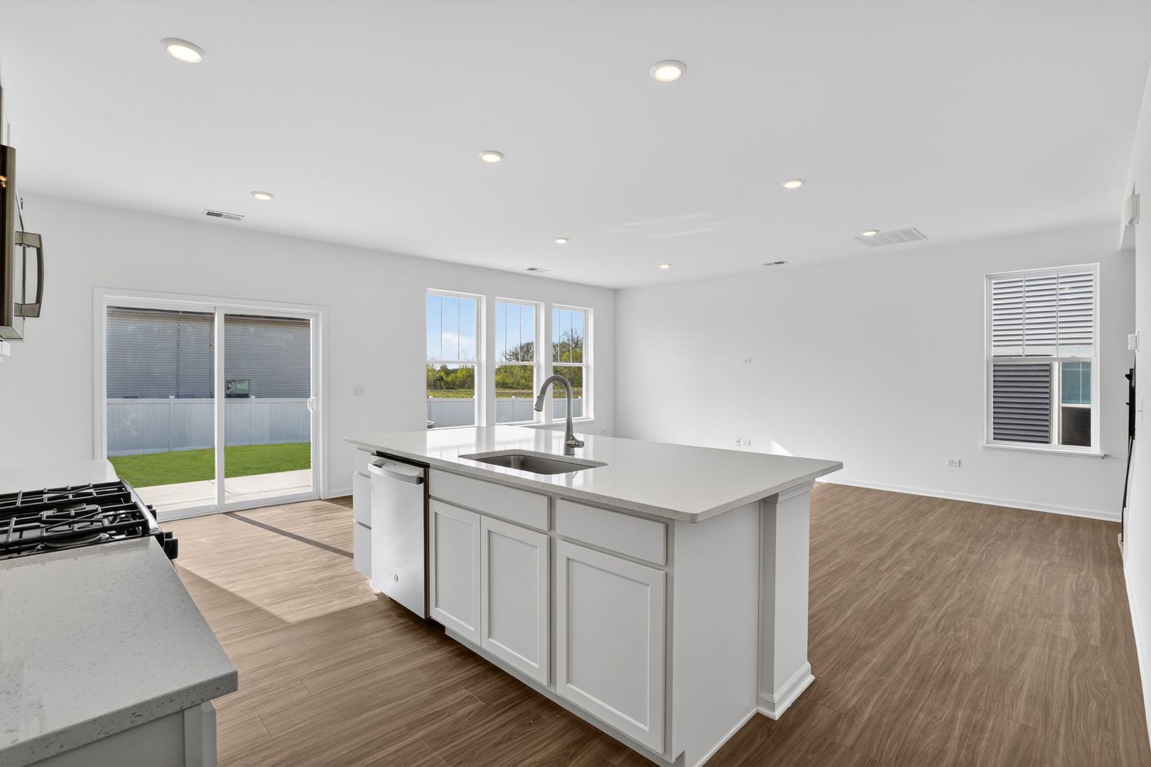 4225 Meadowridge Road Woodstock, IL 60098 - Photo 10 of 22