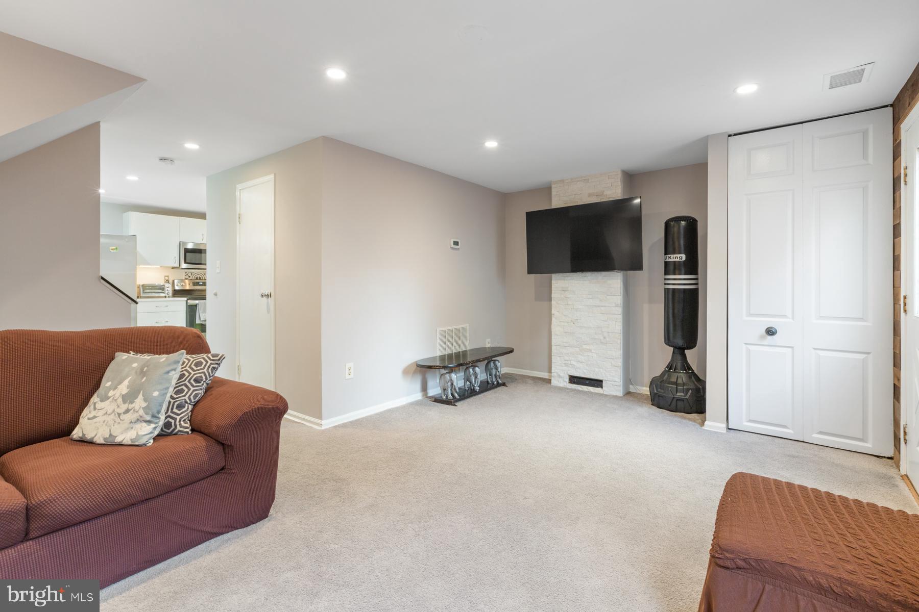 11214 Legato Way Silver Spring, MD 20901 - Photo 11 of 35
