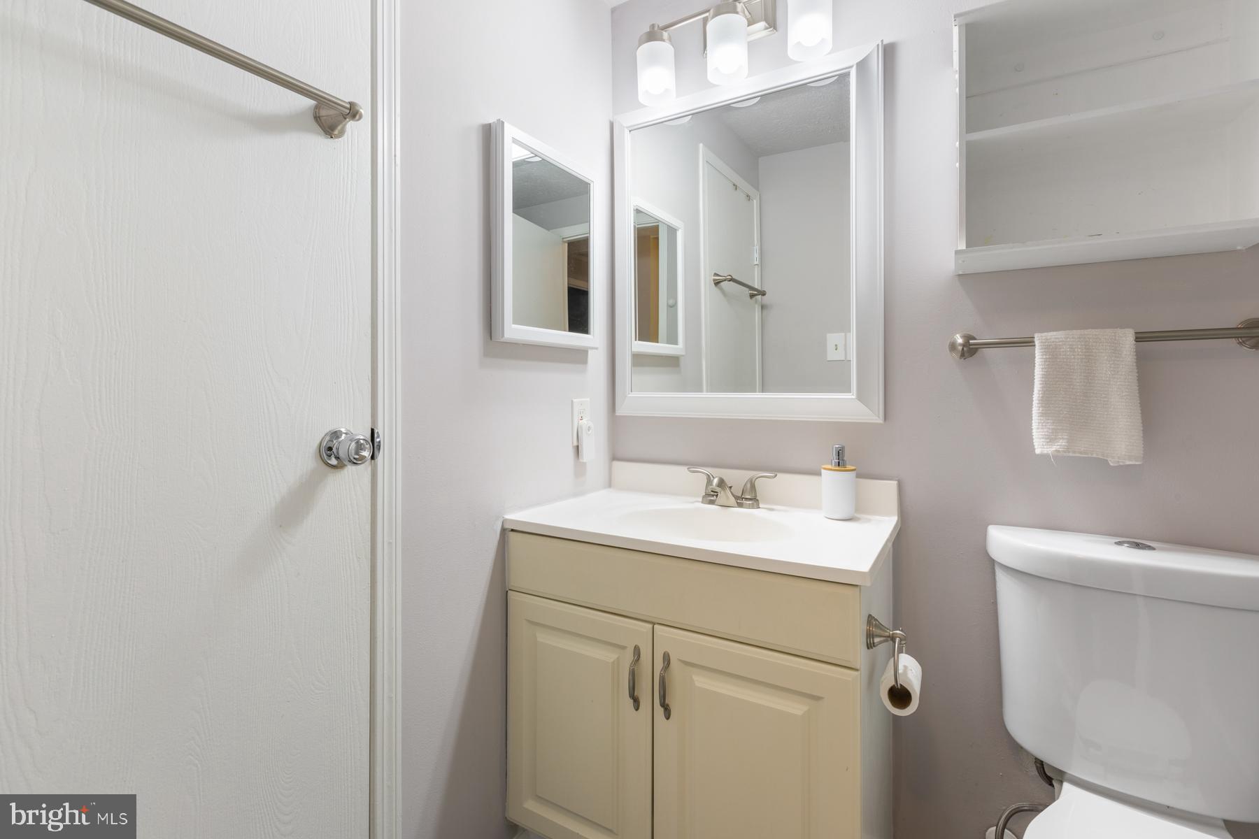 11214 Legato Way Silver Spring, MD 20901 - Photo 32 of 35 Updated full bath
