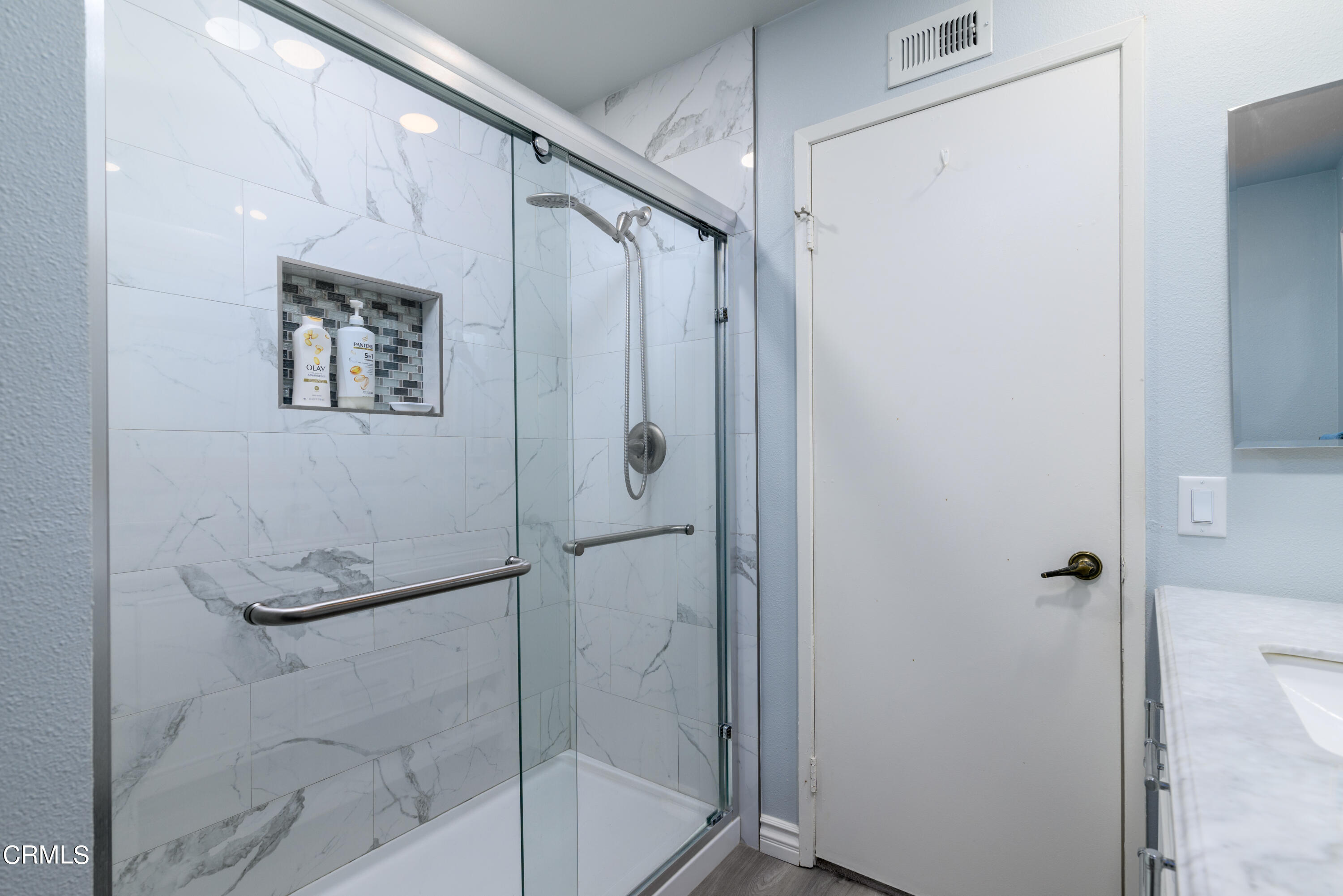 2564 Roxy Street Simi Valley, CA 93065 - Photo 13 of 25 a bathroom with a shower