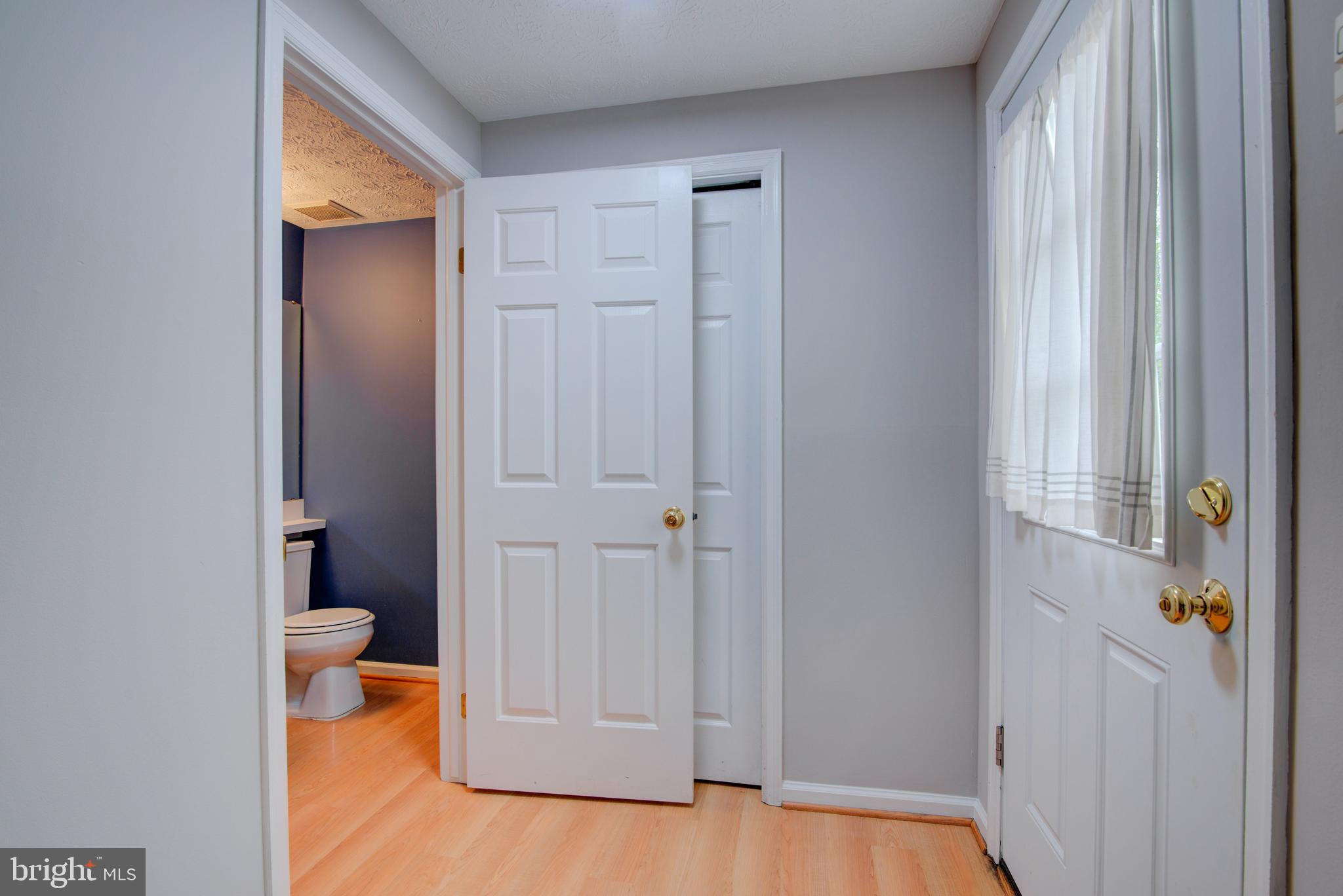 1552 Poplar Grove Drive Reston, VA 20194 - Photo 3 of 56