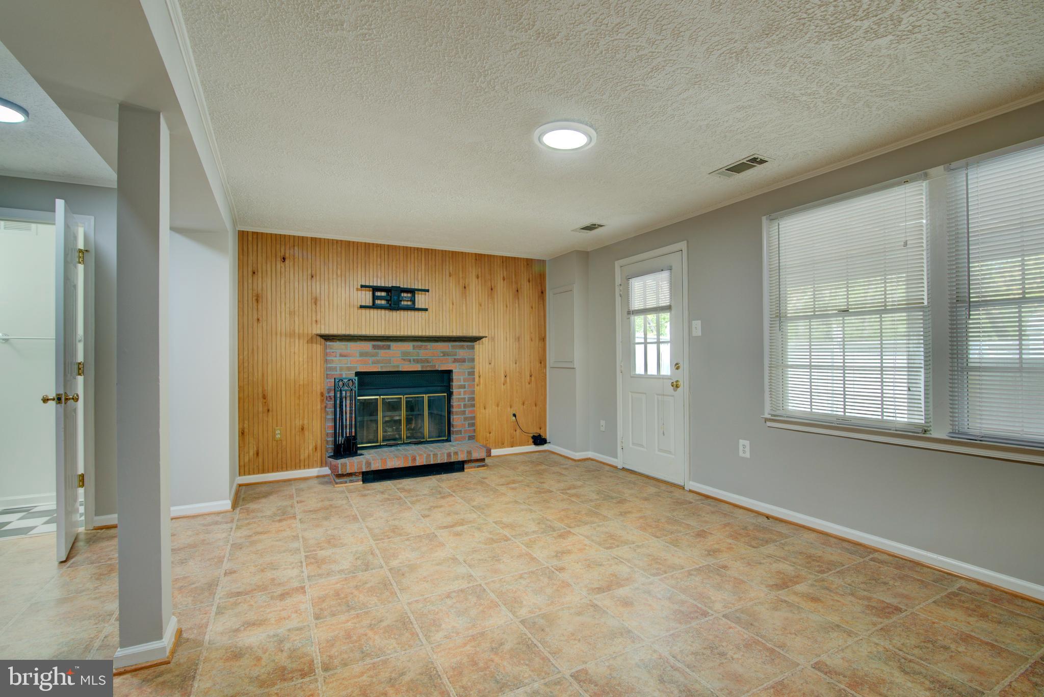 1552 Poplar Grove Drive Reston, VA 20194 - Photo 39 of 56