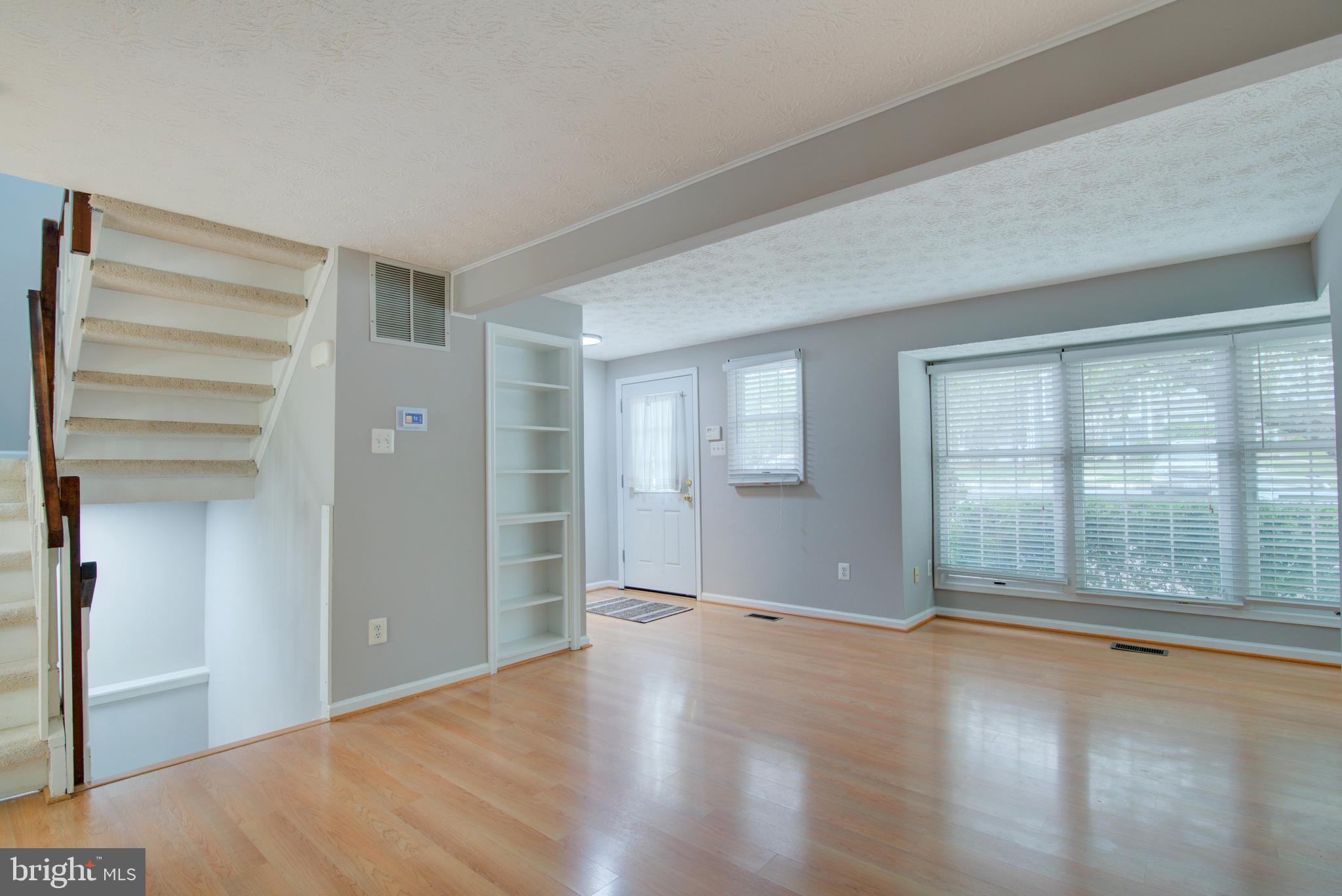 1552 Poplar Grove Drive Reston, VA 20194 - Photo 5 of 56