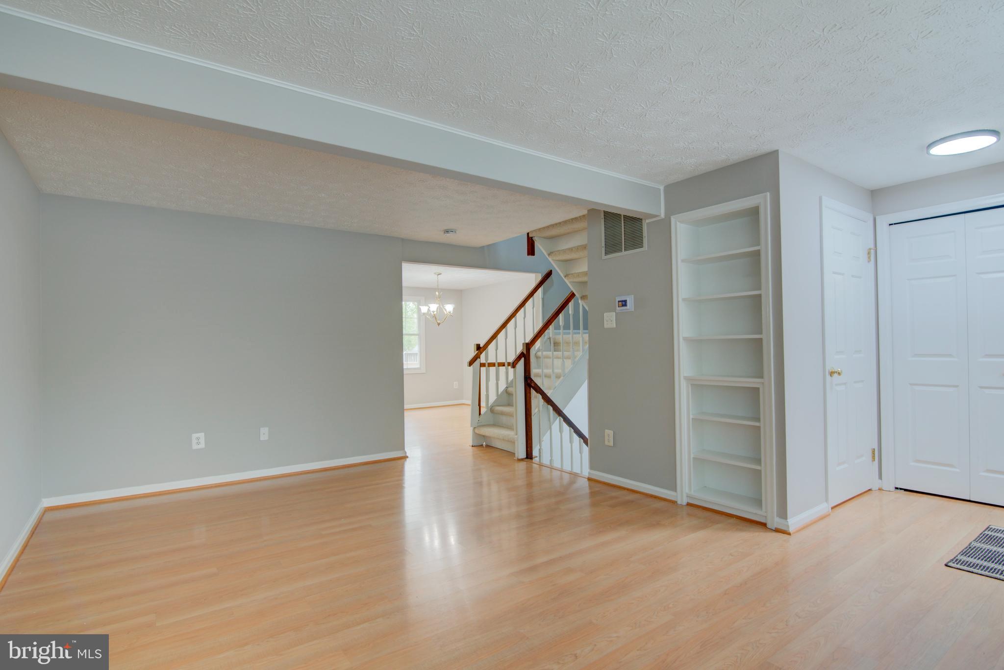 1552 Poplar Grove Drive Reston, VA 20194 - Photo 6 of 56