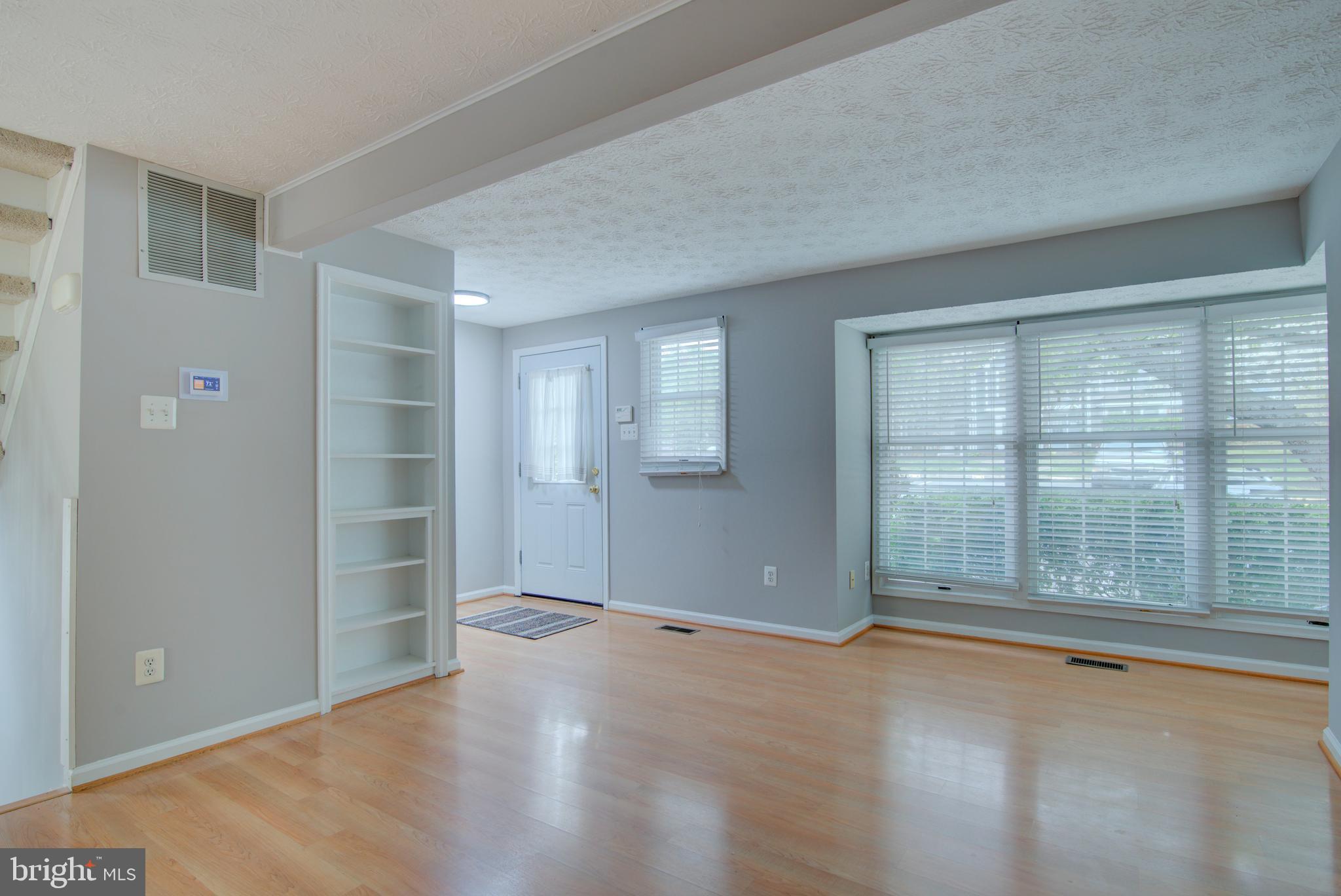 1552 Poplar Grove Drive Reston, VA 20194 - Photo 7 of 56