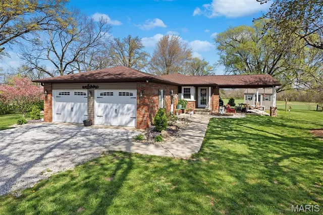 $529,900 | 21510 Keyesport Road, Keyesport, IL 62253