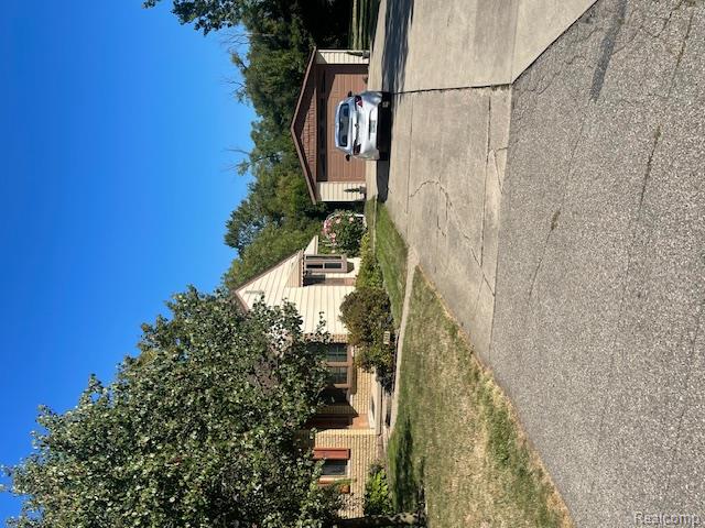 2693 Wisconsin Road Troy, MI 48083 - Photo 2 of 20