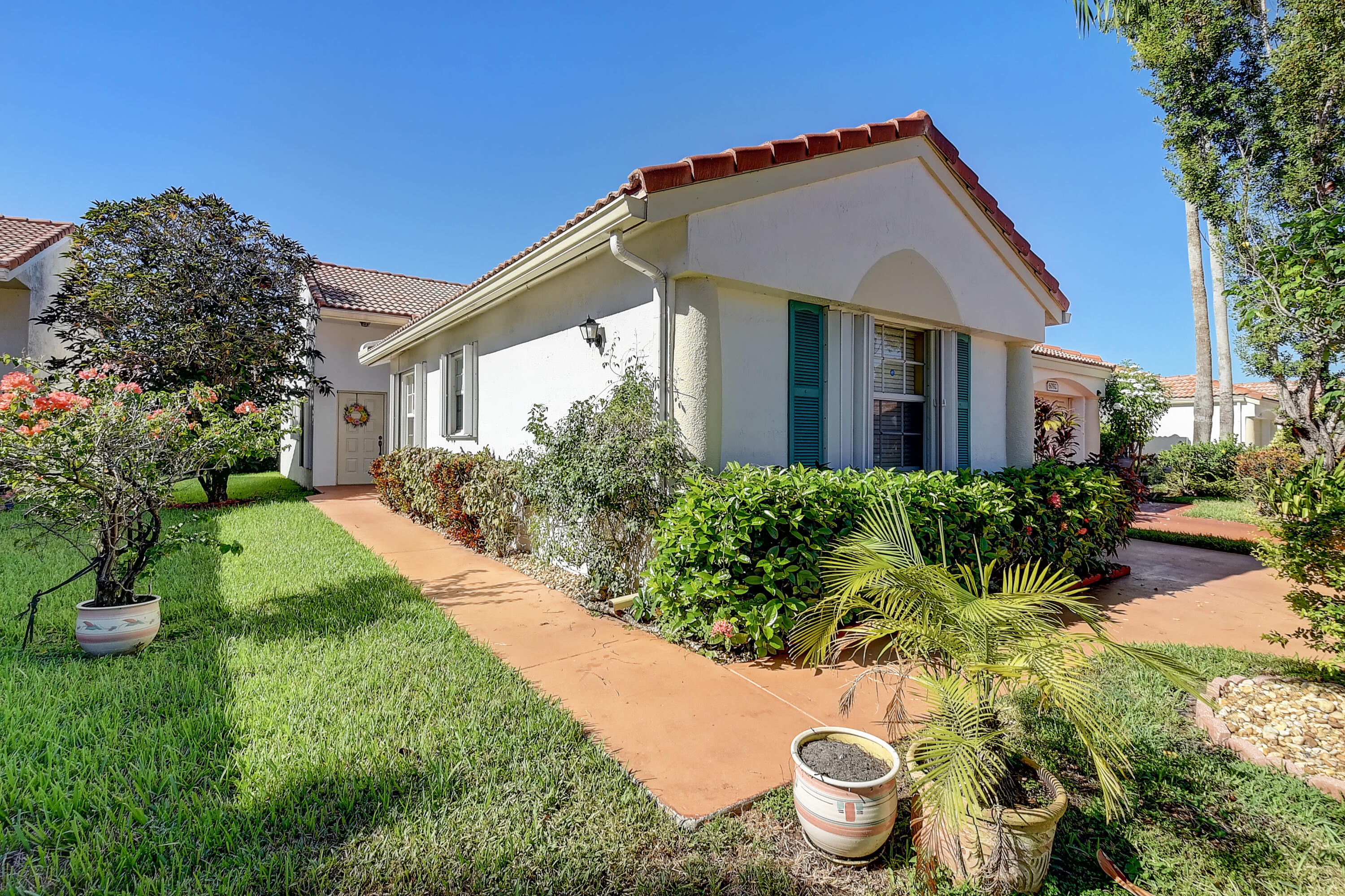 6088 Petunia Road Delray Beach, FL 33484 - Photo 3 of 36 CORNER VILLA