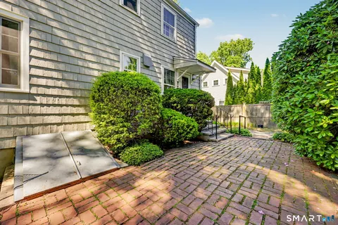 $949,000 | 98 Sasco Hill Terrace, Fairfield, CT 06824