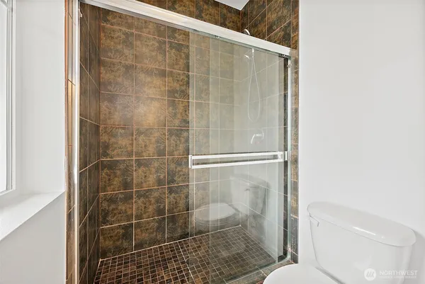 $699,995 | 11411 Ashton Avenue East, Bonney Lake, WA 98391