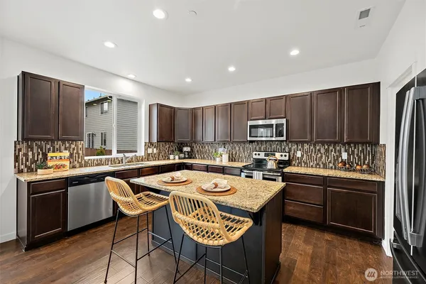 $699,995 | 11411 Ashton Avenue East, Bonney Lake, WA 98391