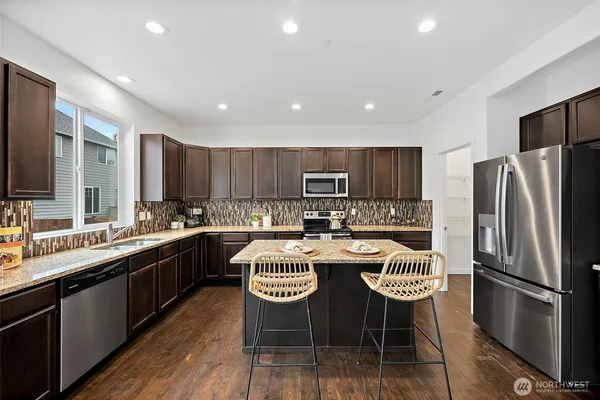 $699,995 | 11411 Ashton Avenue East, Bonney Lake, WA 98391