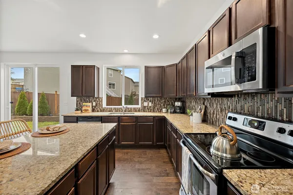 $699,995 | 11411 Ashton Avenue East, Bonney Lake, WA 98391