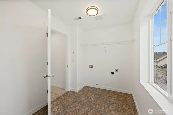 $699,995 | 11411 Ashton Avenue East, Bonney Lake, WA 98391