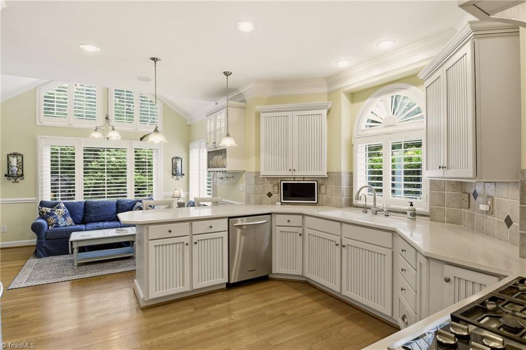 108 Ridgemere Court Winston-Salem, NC 27106 - Photo 3 of 47