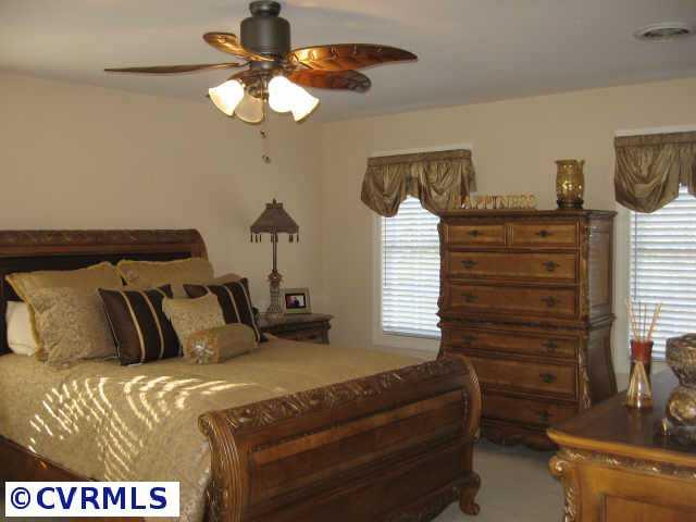 14211 Sylvan Ridge Road Chesterfield, VA 23838 - Photo 7 of 10 Agent Photo