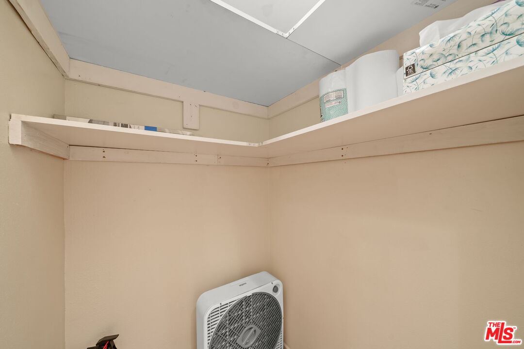 321 North Oakhurst Drive, Unit 403 Beverly Hills, CA 90210 - Photo 24 of 42