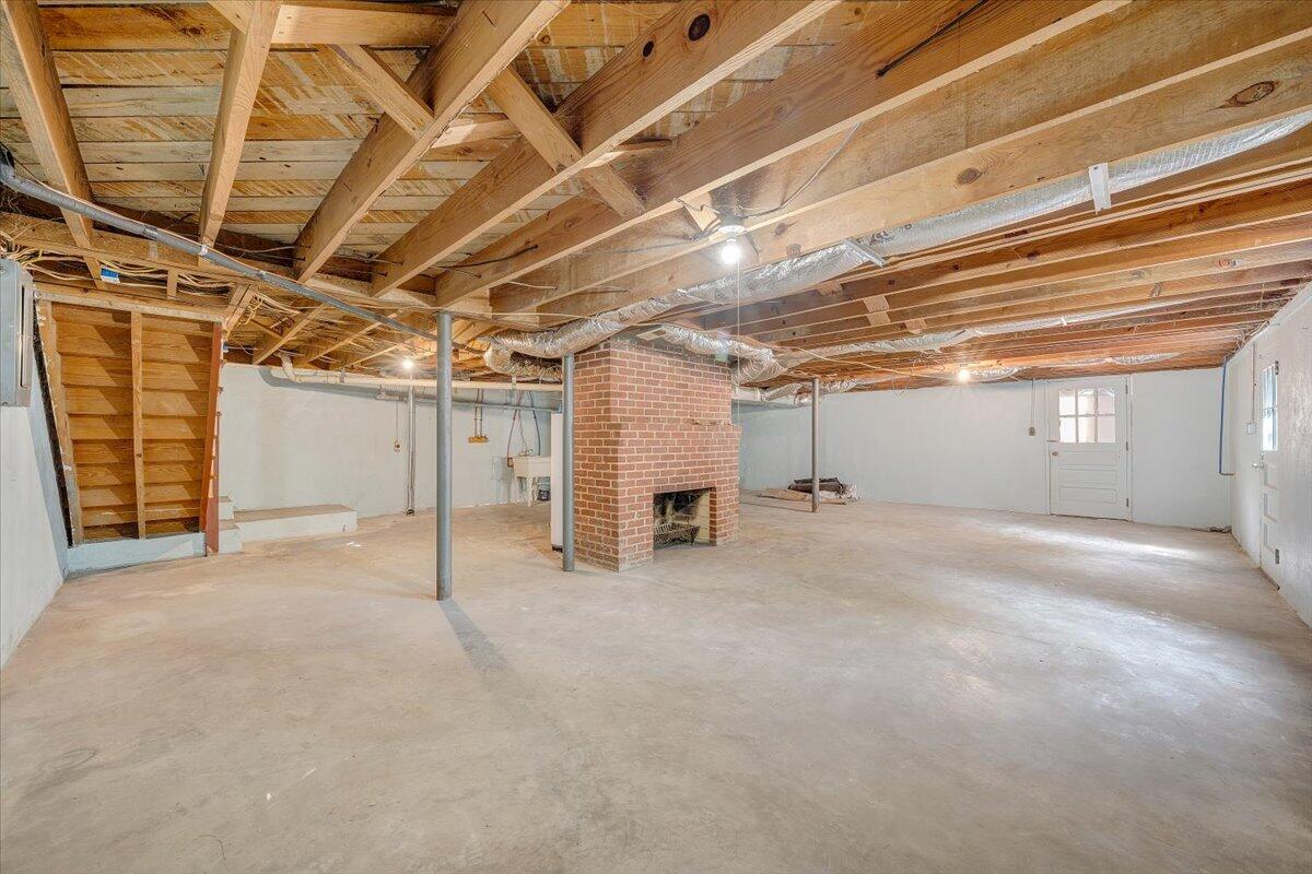 547 Dillard Road Southwest Roanoke, VA 24014 - Photo 21 of 26 a view of empty room with wooden ceiling