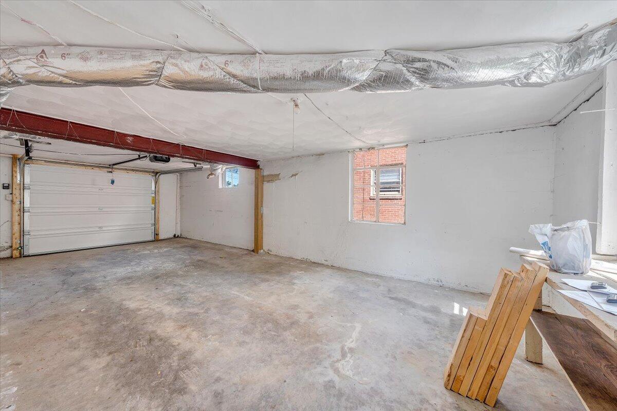 547 Dillard Road Southwest Roanoke, VA 24014 - Photo 23 of 26 a view of a garage