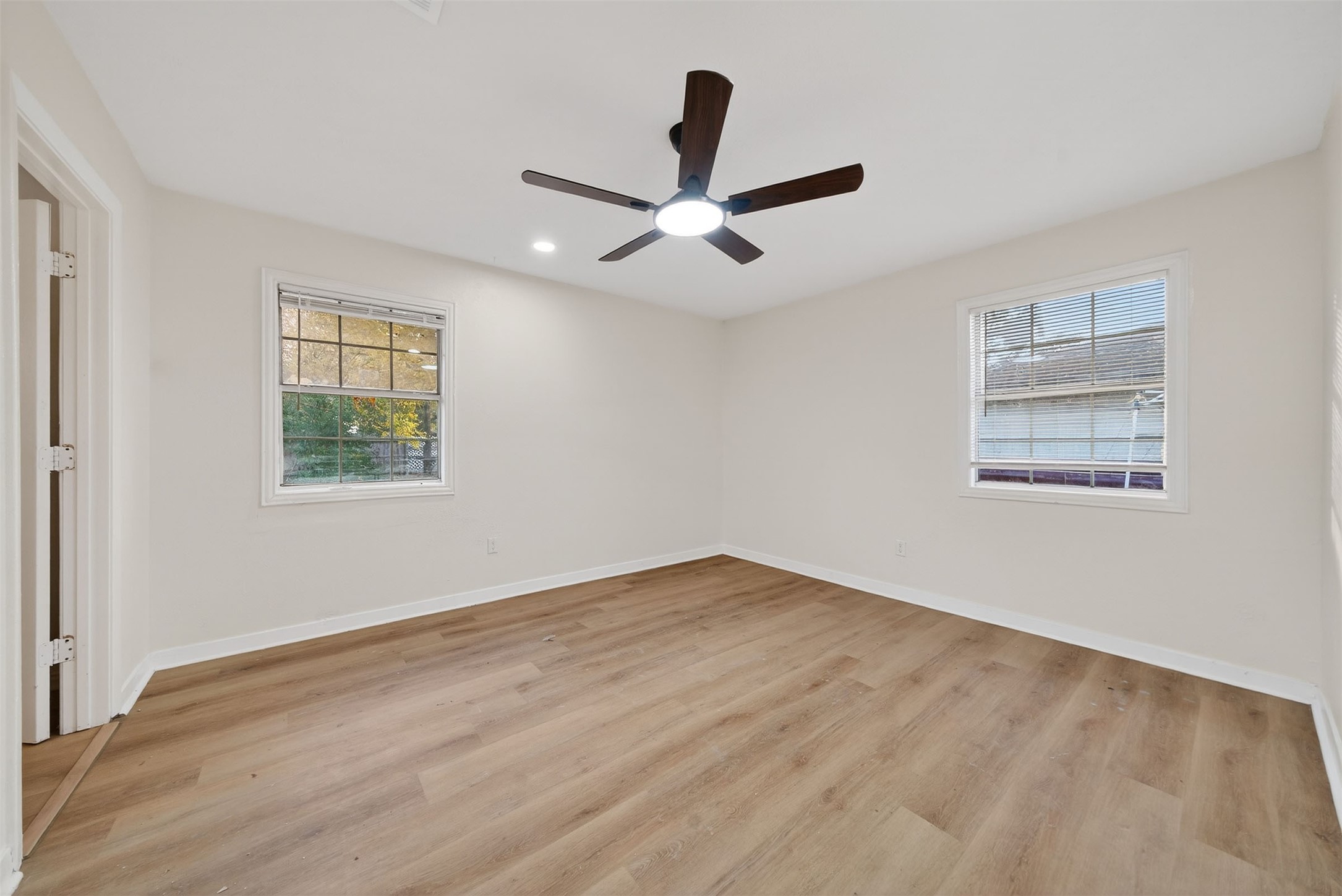 907 South 3rd Street La Porte, TX 77571 - Photo 20 of 38